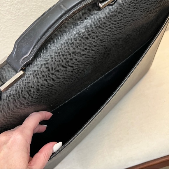 Louis Vuitton Tiaga Leather Serviette Briefcase in Black silver clasp authentic - Picture 13 of 16